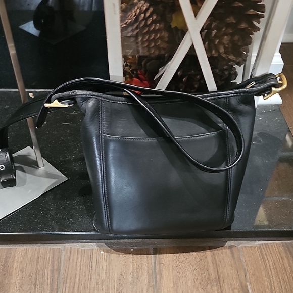 Coach Black Leather VINTAGE Shoulder Bag - Picture 1 of 5